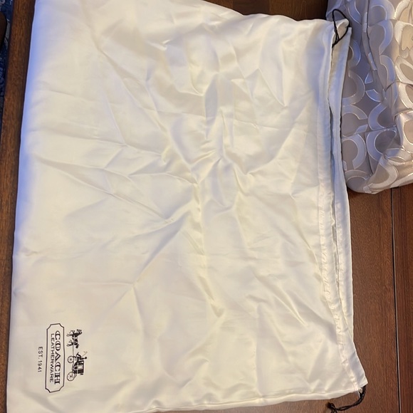 Coach Madison OP Art Maggie Handbag. Gold and Tan - Picture 12 of 16